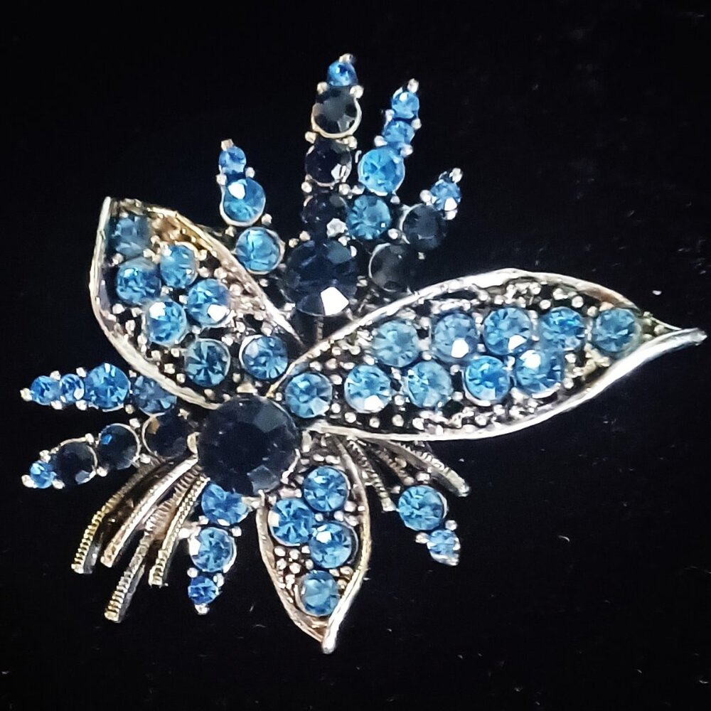 Beautiful Blue Rhinestone Brooch - Picture 2 of 5
